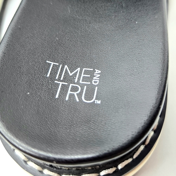 Time and Tru Mules/slides. Black/white Size 6M. - Picture 4 of 10